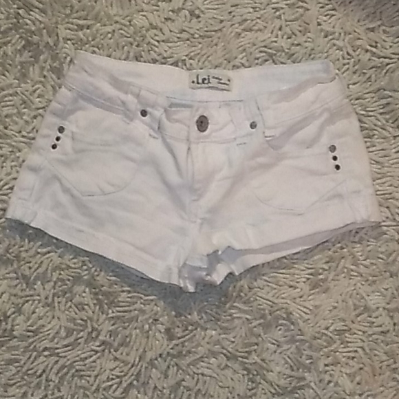 LEI small white shorts size 7 - Picture 1 of 8
